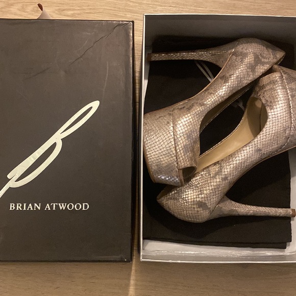 B Brian Atwood Babola Platform Silver Beige Snakeskin Pump 9.5 10 - Picture 6 of 6